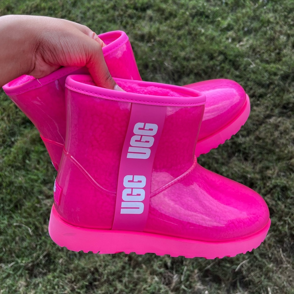 UGGS